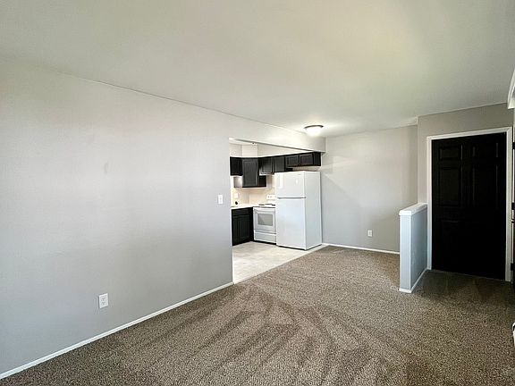 3rd image of 4059 Longtin Ave