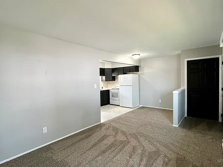 4059 Longtin Ave — Photo 4