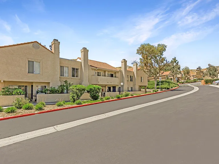 Sand Canyon Villas & Townhomes — Photo 101