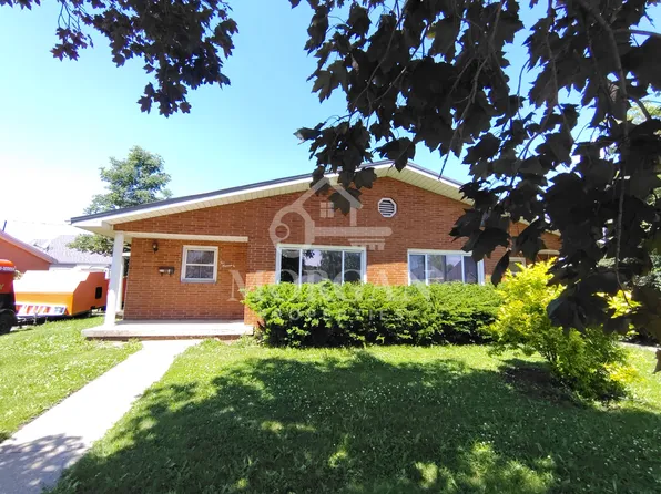 214 W Berry Street1/2, Alexandria, IN 46001