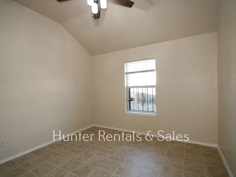 4403B July Dr — Photo 20