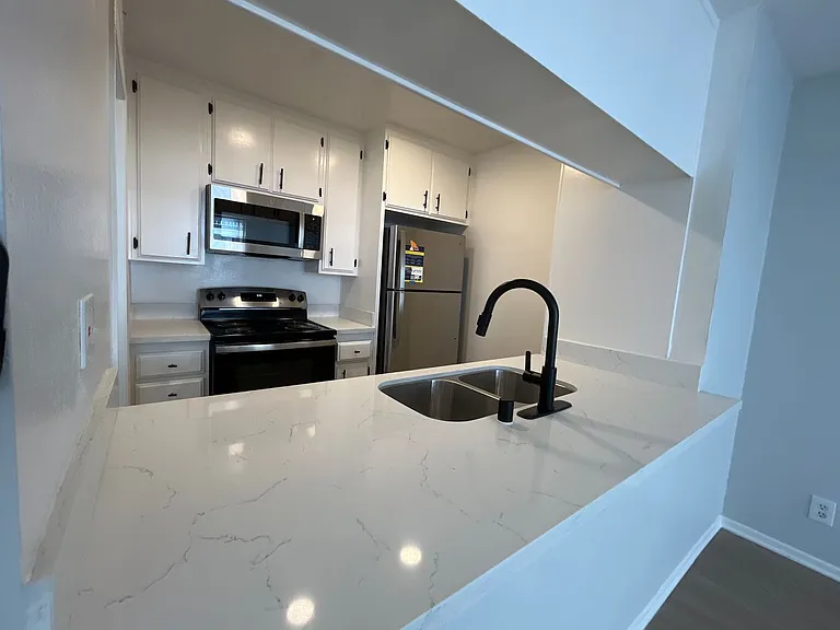 245 South Serrano Ave — Photo 9