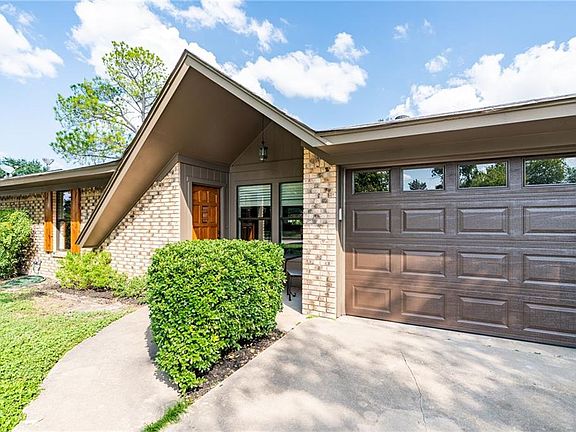 3rd image of 1613 Northwood Dr