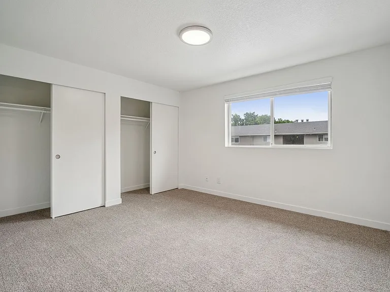 The Arch - Apartments & Townhomes — Photo 37