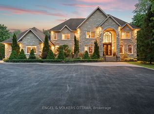 5818 Queenscourt Cres, Ottawa, ON K4M1K3