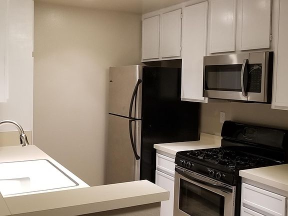 3rd image of 13118 Wimberly Sq Unit 76
