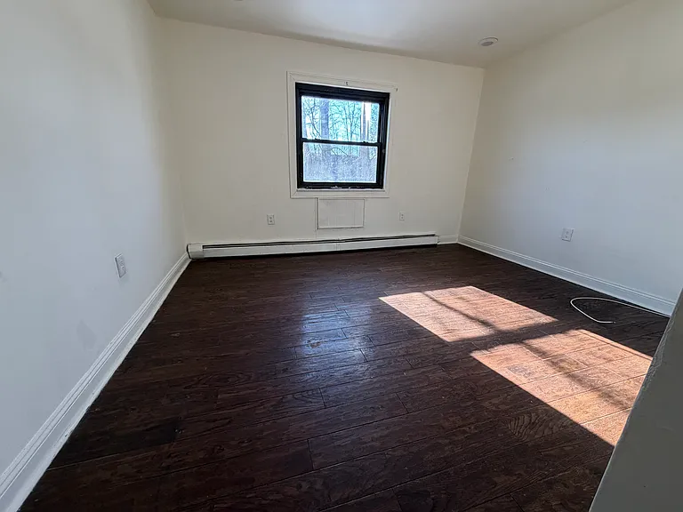 9 Catherine Ct #3B — Photo 4