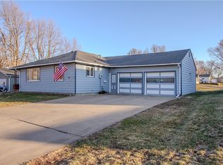 403 Peace St, Pella, IA 50219