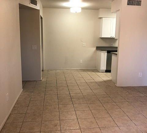 4th image of 2937 E Beck Ln APT 1