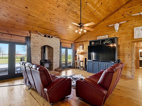 3rd image of 2390 S Branch Rd