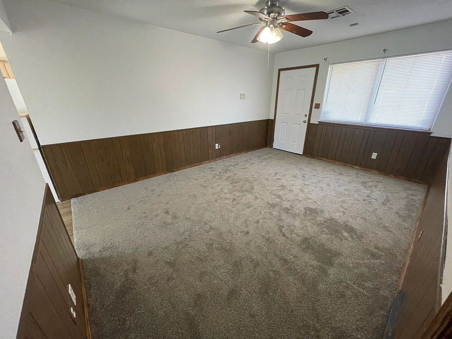 3 bed, 1.5 bath, 930 sqft, $1,195 — Photo 2