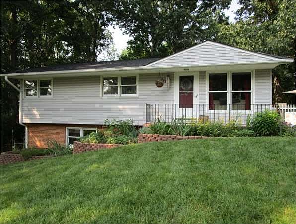 1st image of 909 Crestwood Dr
