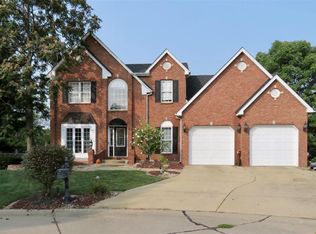 2724 Lakebridge Ct, Maryville, IL