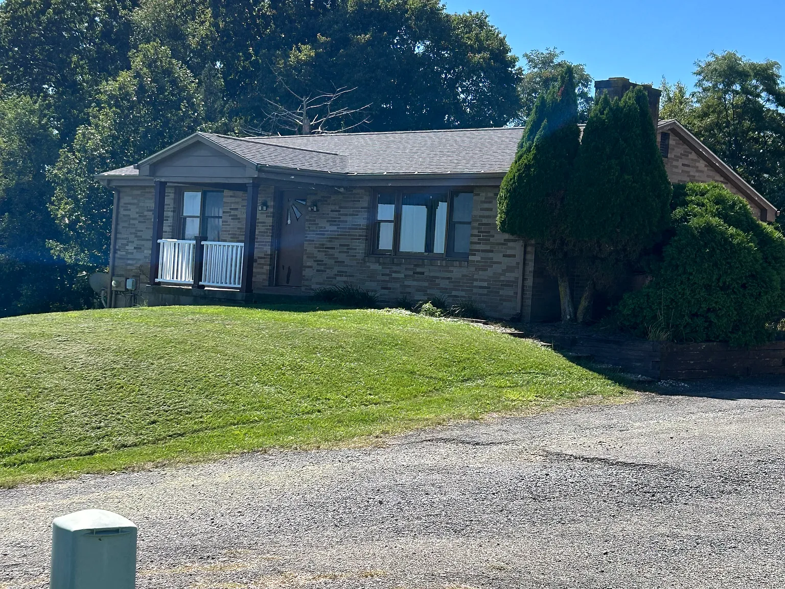 2 bed, 1.5 bath, 900 sqft, $1,800 — Photo 1