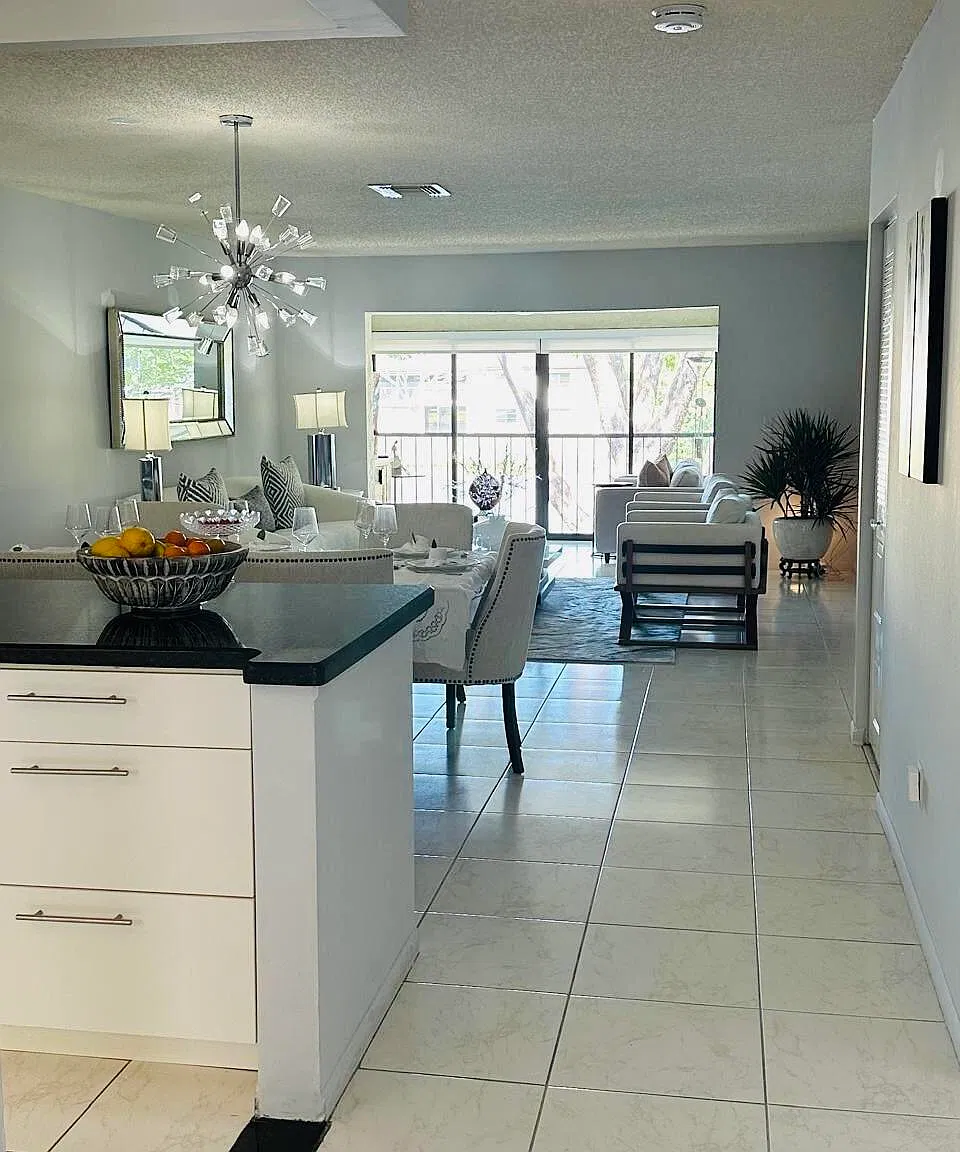 2 bed, 2.0 bath, 1216 sqft, $3,300 — Photo 4