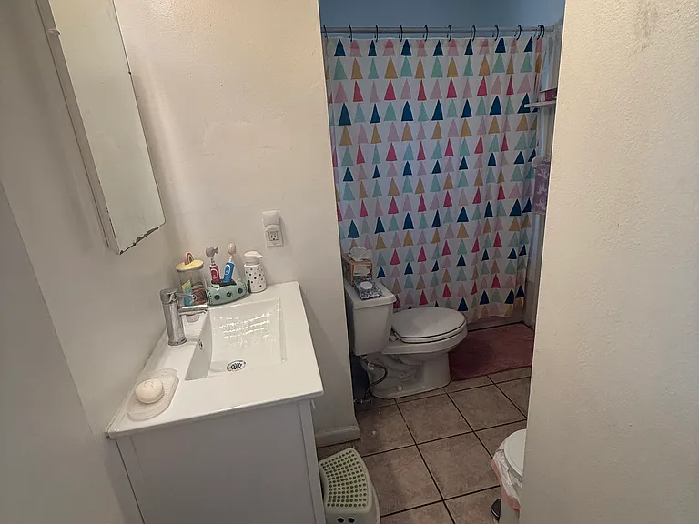 908 Gregory Pl — Photo 6