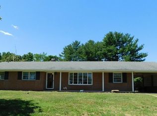 3269 Pitzer Rd, Roanoke, VA 24014