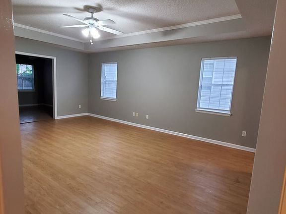 5th image of 1335 Edgewood Dr