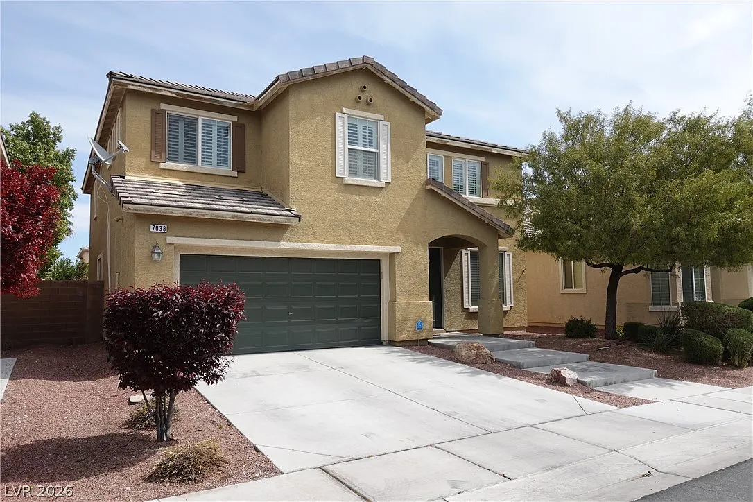 5 bed, 3.0 bath, 3177 sqft, $2,550 — Photo 2