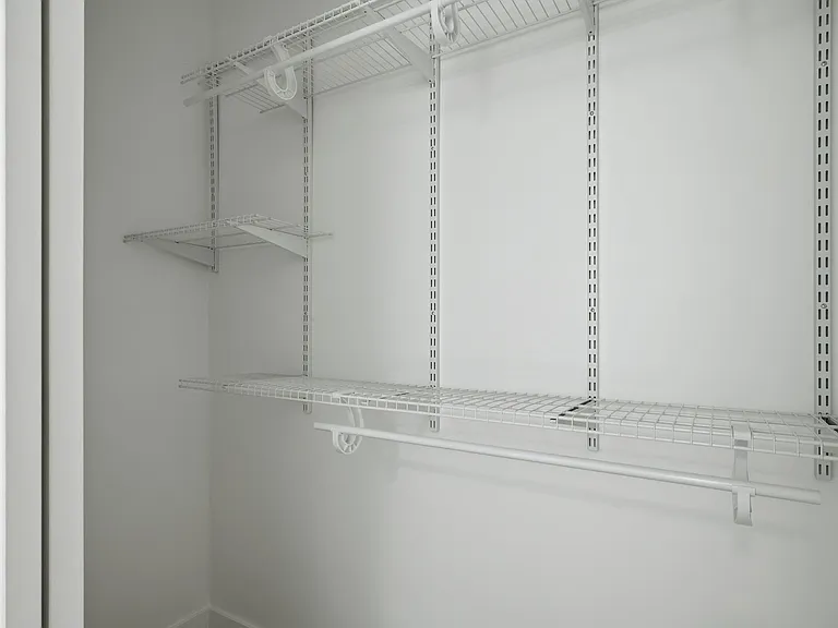Loyal Heights Apartments — Photo 25