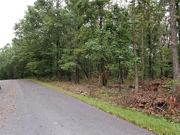 3rd image of Strichen Ln