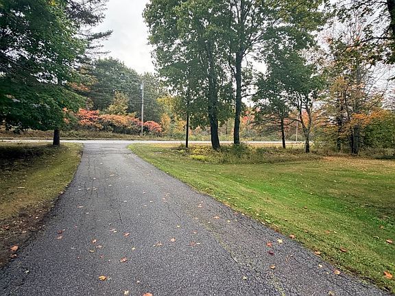 4th image of 958 River Rd