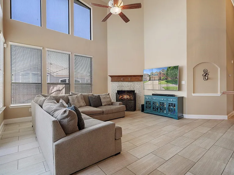 416 Cypress Hill Dr — Photo 1