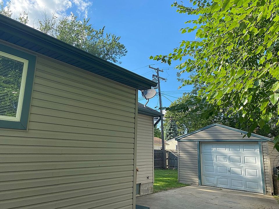 21125 Woodward St, photo 15