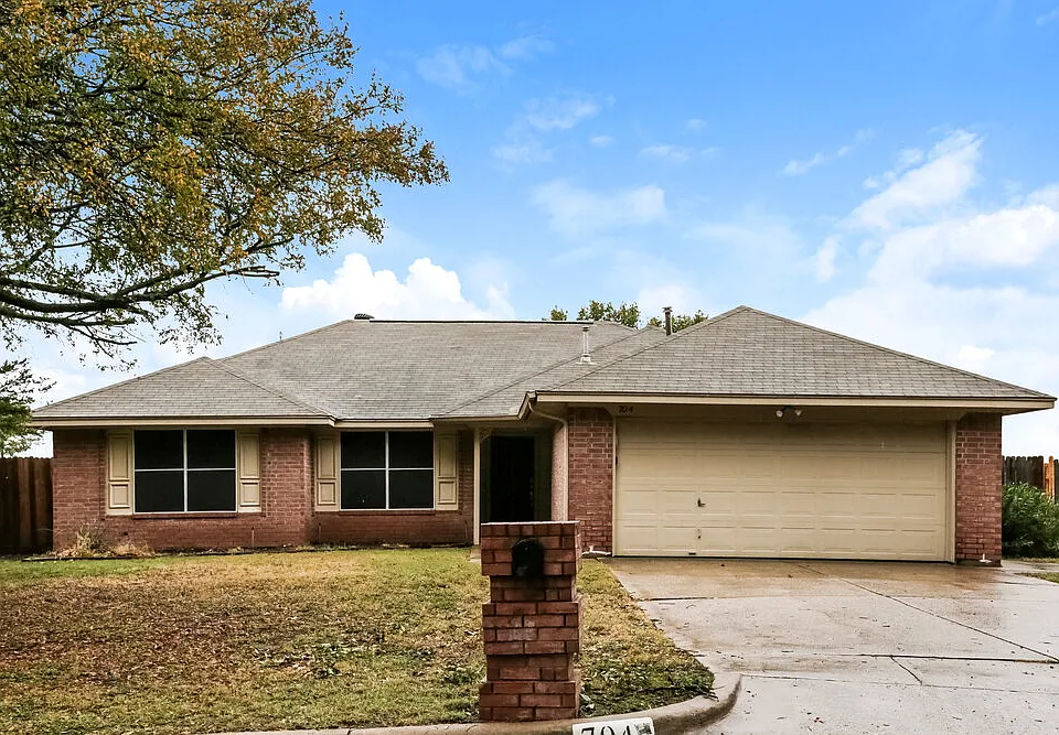 704 Stonebrooke Dr