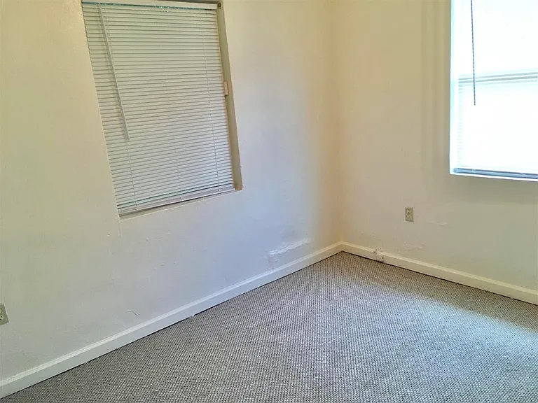 1440 Hudson St #2 — Photo 8