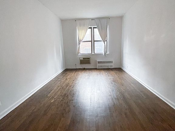 4th image of 420 E 82nd St APT 4C