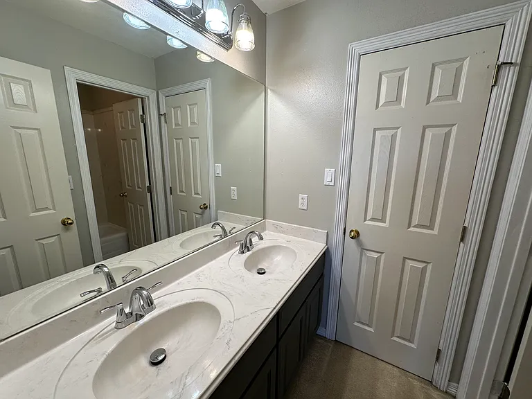 3920 Park Hurst Dr — Photo 18