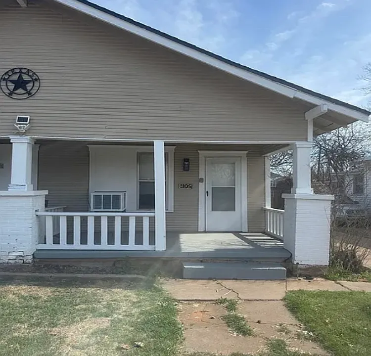 1105 Bluff St #2