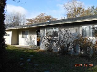 1718 SW G St, Grants Pass, OR 97526