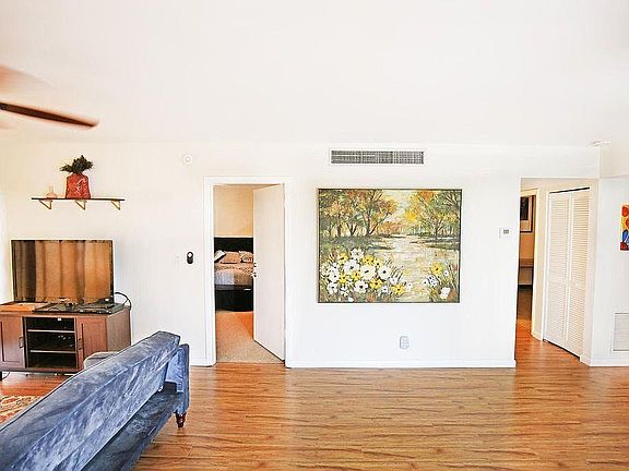 5th image of 3050 Presidential Way APT 401