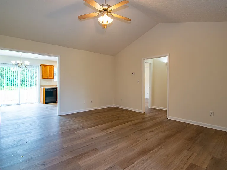 Applewood Ln — Photo 3
