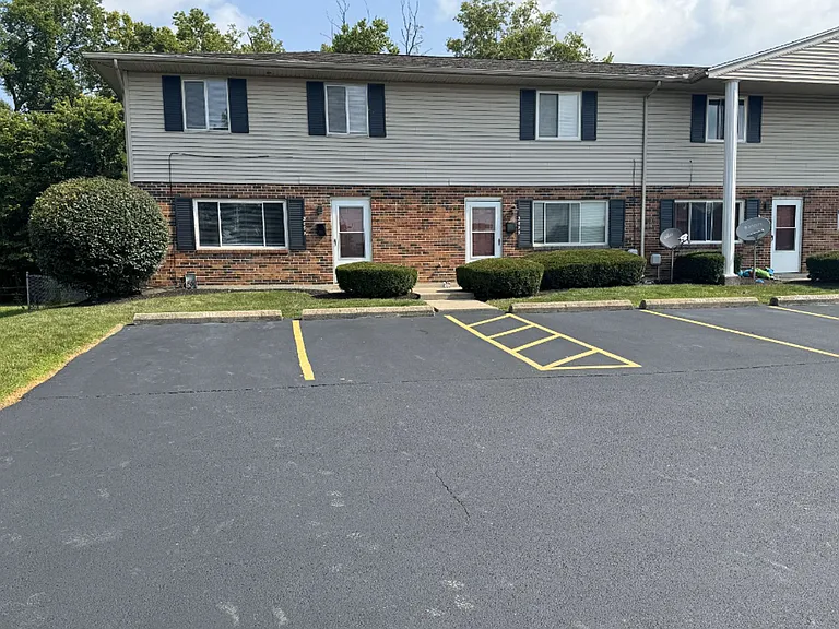 Silver Rock Avenue Apartments — Photo 31