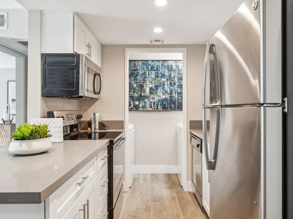 241 Country Club Dr #83705