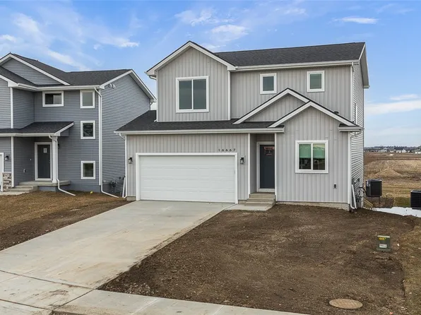 16667 Mill Pond Dr, Urbandale, IA 50323