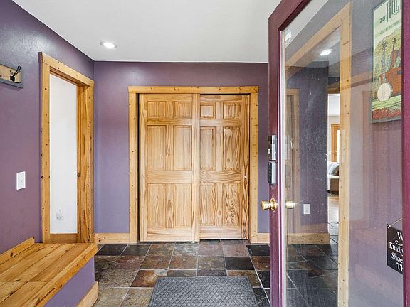 5th image of 609 W 4th St