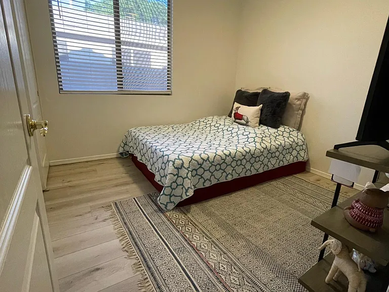 1733 W Nighthawk Way — Photo 21