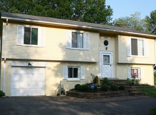 8523 Monticello Ave, Alexandria, VA 22308