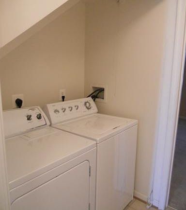 4th image of 23014 Fontwell Sq #602