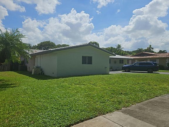 3rd image of 14371 Lake Crescent Pl