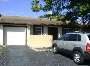 9451 N Meadows Cir, Miramar, FL 33025