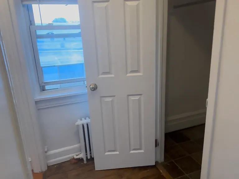 4323 Katonah Ave — Photo 12