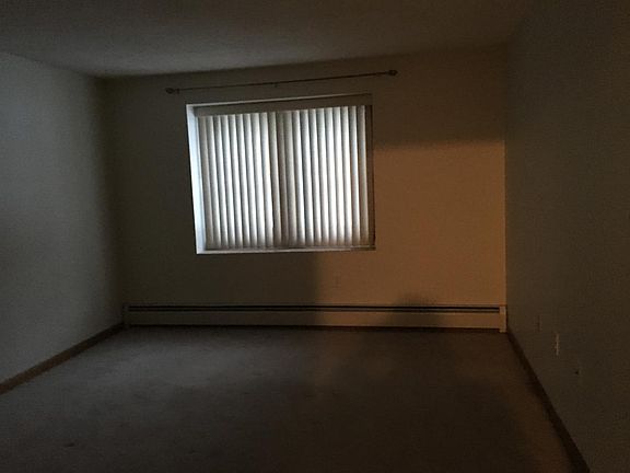 5th image of 4 Knights Bridge Dr APT 104