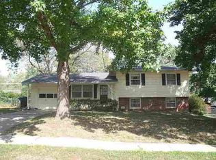 3110 SW 32nd St, Topeka, KS 66614