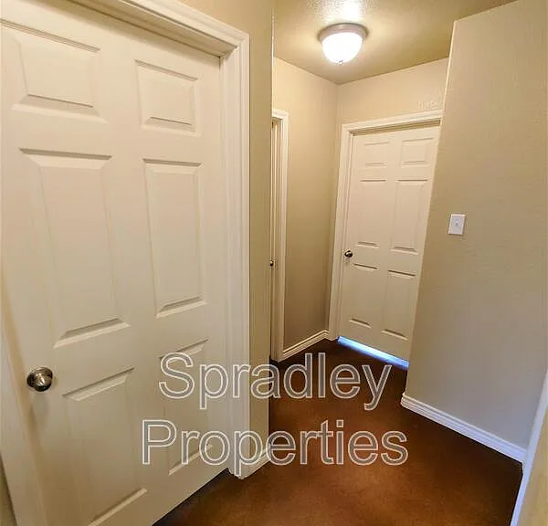 628 Laila Ln — Photo 5