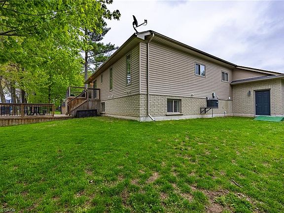 2nd image of 64 Wintergreen Cres